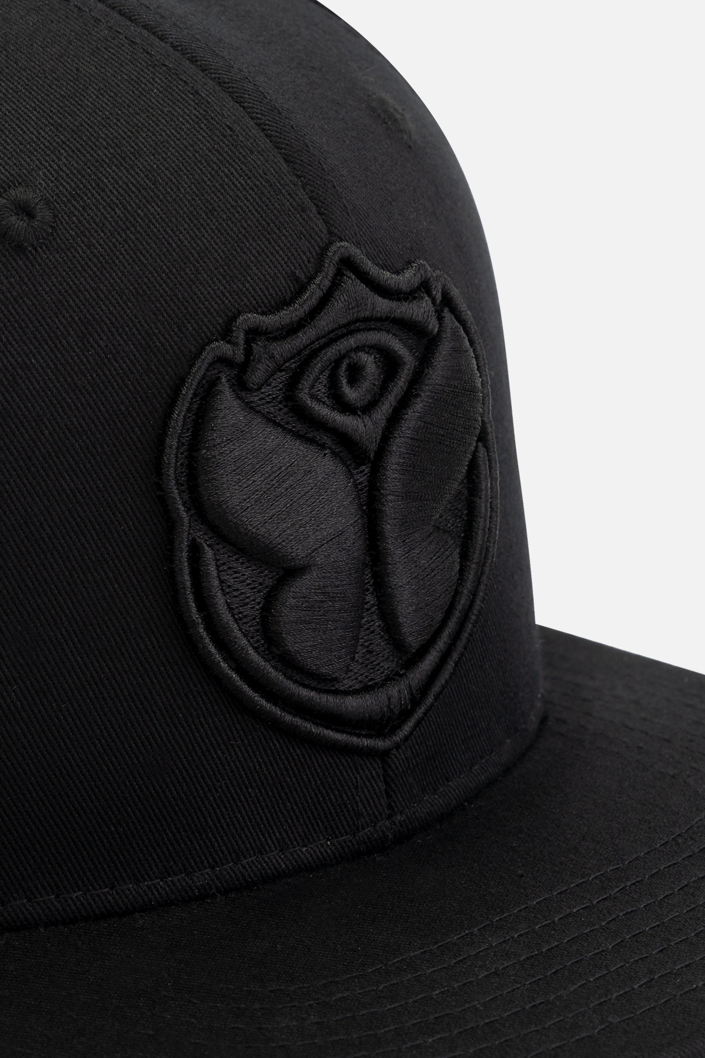 BLACK ICON CAP – Tomorrowland Store