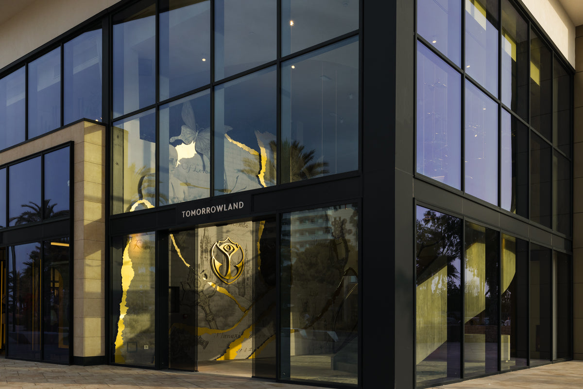 STORES – Tomorrowland Store