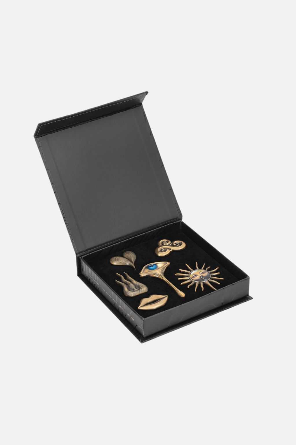 Consciencia Brooch Set