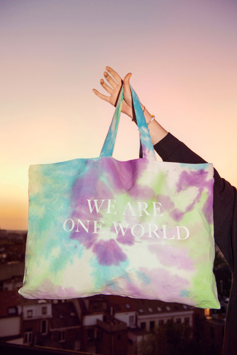 WE ARE ONE TOTEBAG